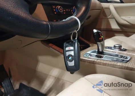 2013 BMW X3 xDrive28I z USA, uszkodzony, nr VIN 5UXWX9C52D0A30769